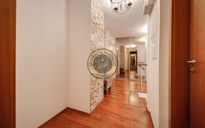 Plně zařízený 4+kk, 145 m² (Mezonet) s velkou střešní zahradou