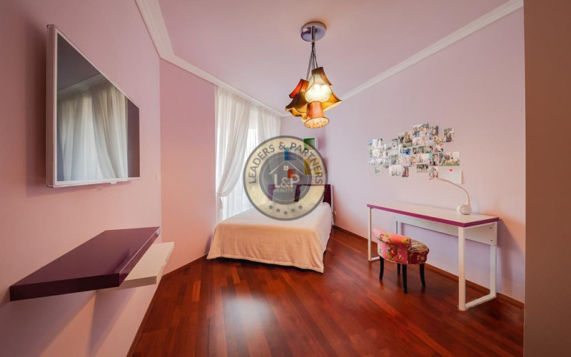 Plně zařízený 4+kk, 145 m² (Mezonet) s velkou střešní zahradou