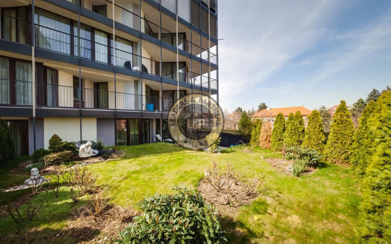 Plně zařízený 4+kk, 145 m² (Mezonet) s velkou střešní zahradou