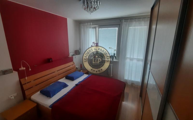 PREDAJ, KRÁSNY, PRIESTRANNÝ 4-IZBOVÝ BYT NA RAJČIANSKEJ ULICI