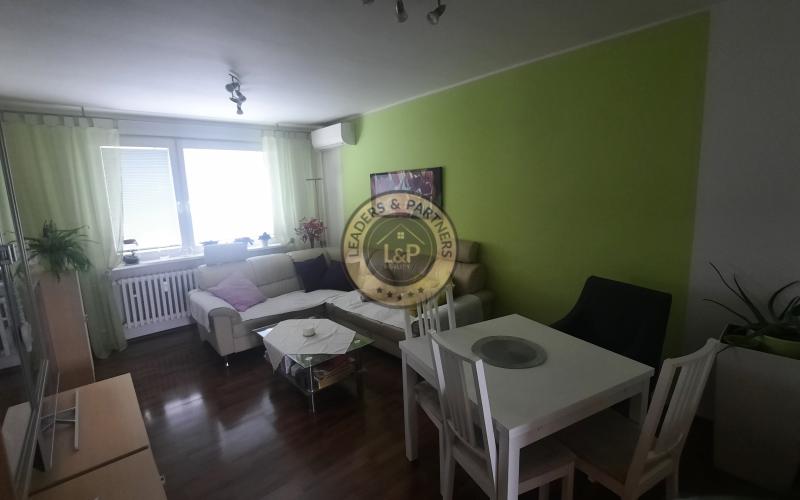 PREDAJ, KRÁSNY, PRIESTRANNÝ 4-IZBOVÝ BYT NA RAJČIANSKEJ ULICI