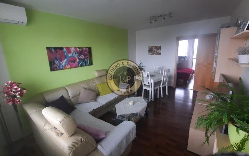 PREDAJ, KRÁSNY, PRIESTRANNÝ 4-IZBOVÝ BYT NA RAJČIANSKEJ ULICI