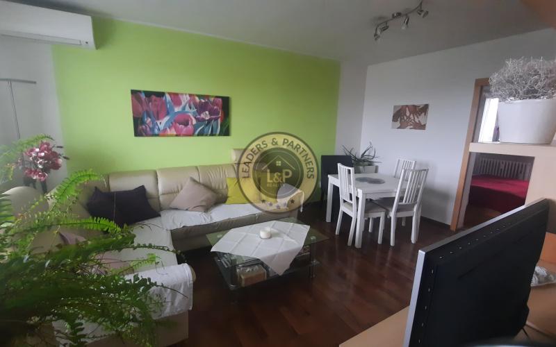 PREDAJ, KRÁSNY, PRIESTRANNÝ 4-IZBOVÝ BYT NA RAJČIANSKEJ ULICI