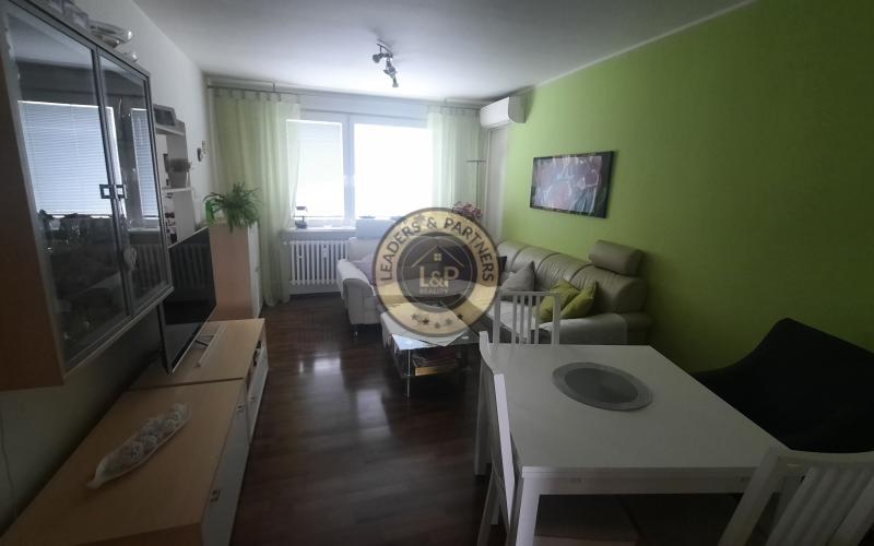 PREDAJ, KRÁSNY, PRIESTRANNÝ 4-IZBOVÝ BYT NA RAJČIANSKEJ ULICI