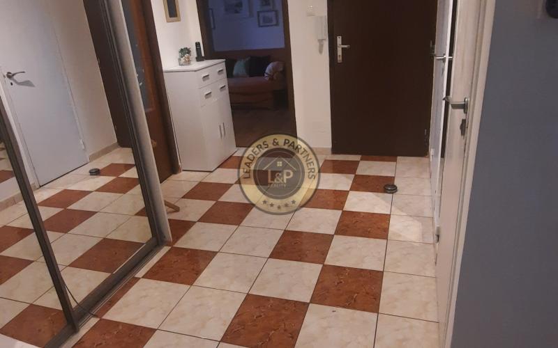 PREDAJ, KRÁSNY, PRIESTRANNÝ 4-IZBOVÝ BYT NA RAJČIANSKEJ ULICI