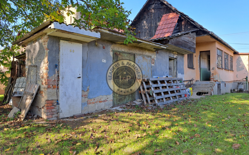 **REZERVOVANÉ** Starý rodinný dom, obec Rozhanovce, Košice-okolie