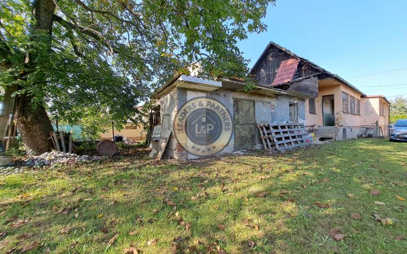 **REZERVOVANÉ** Starý rodinný dom, obec Rozhanovce, Košice-okolie