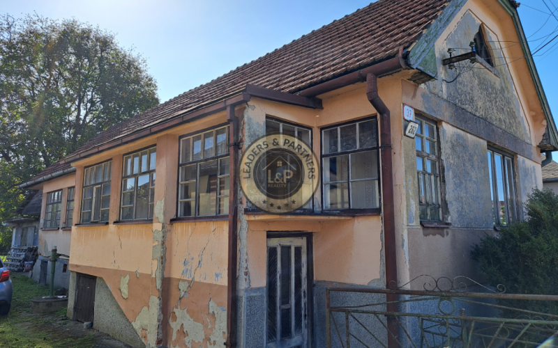 **REZERVOVANÉ** Starý rodinný dom, obec Rozhanovce, Košice-okolie