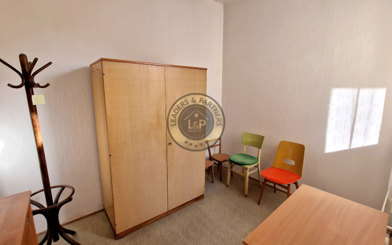 *NOVÁ CENA* veľký rodinný dom s garážou a krásnym pozemkom Piešťany/ Sládkovičova