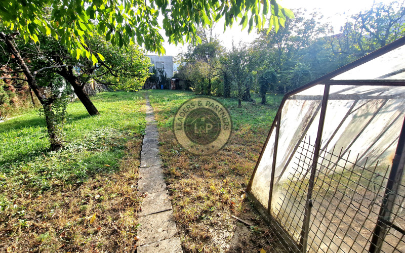 *NOVÁ CENA* veľký rodinný dom s garážou a krásnym pozemkom Piešťany/ Sládkovičova