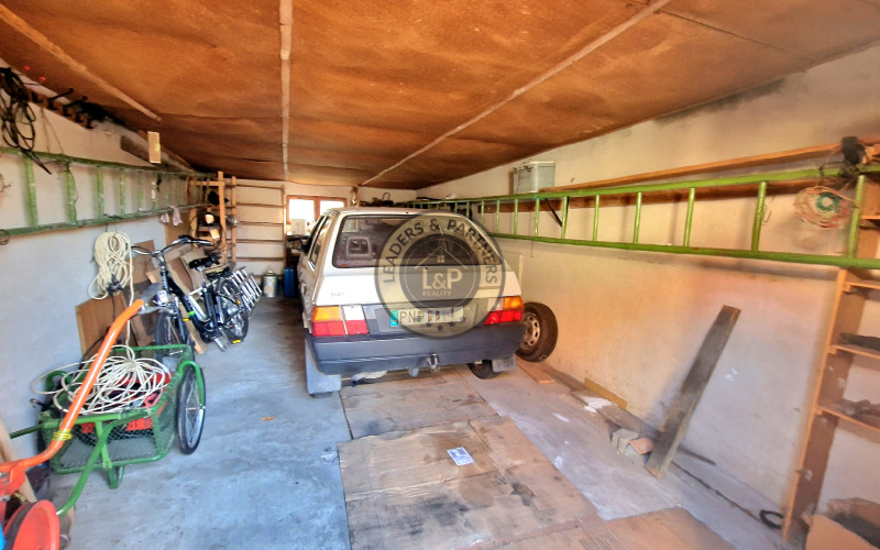 *NOVÁ CENA* veľký rodinný dom s garážou a krásnym pozemkom Piešťany/ Sládkovičova