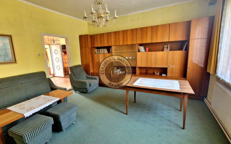 *NOVÁ CENA* veľký rodinný dom s garážou a krásnym pozemkom Piešťany/ Sládkovičova