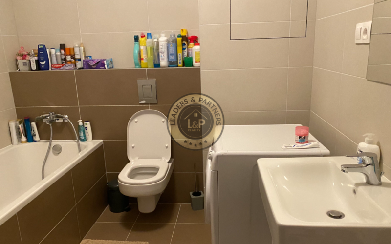 PREDAJ, NÁDHERNÝ, 2-IZBOVÝ BYT, PETRŽALKA SLNEČNICE VILADOMY