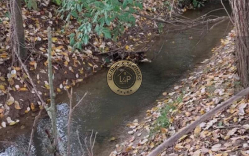 Na predaj pozemok Kapince 4.427 m2 s projektom RD.