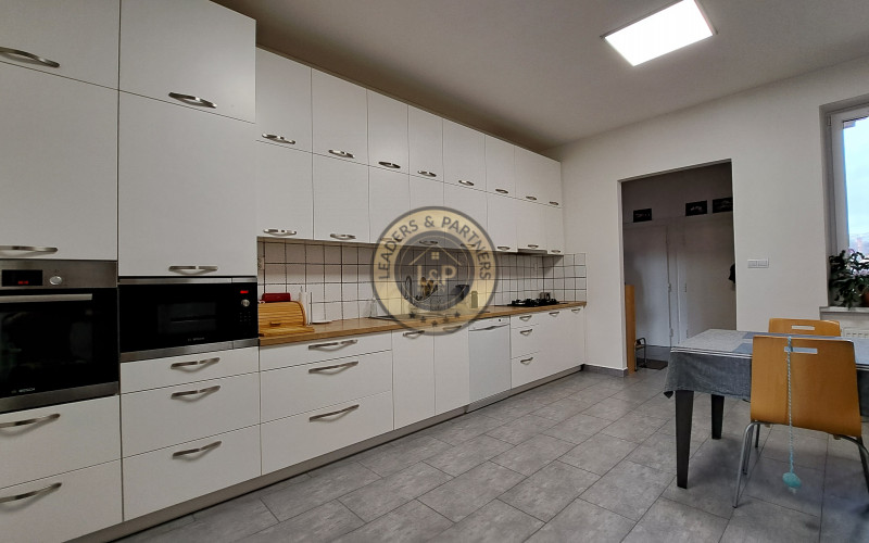 Veľký 4 izbový tehlový byt v centre Košíc, Masarykova ul.