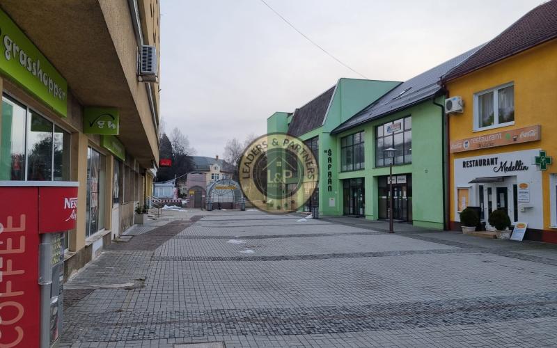 PREDAJ OBCHODNÉ CENTRUM ŠAFRÁN PRIEVIDZA NÁMESTIE SLOBODY 9