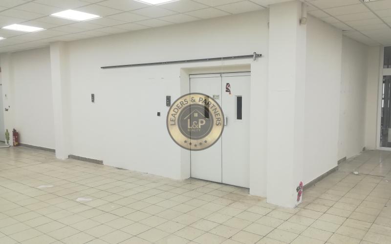 PREDAJ OBCHODNÉ CENTRUM ŠAFRÁN PRIEVIDZA NÁMESTIE SLOBODY 9