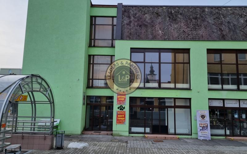 PREDAJ OBCHODNÉ CENTRUM ŠAFRÁN PRIEVIDZA NÁMESTIE SLOBODY 9