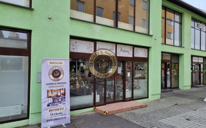 PREDAJ OBCHODNÉ CENTRUM ŠAFRÁN PRIEVIDZA NÁMESTIE SLOBODY 9