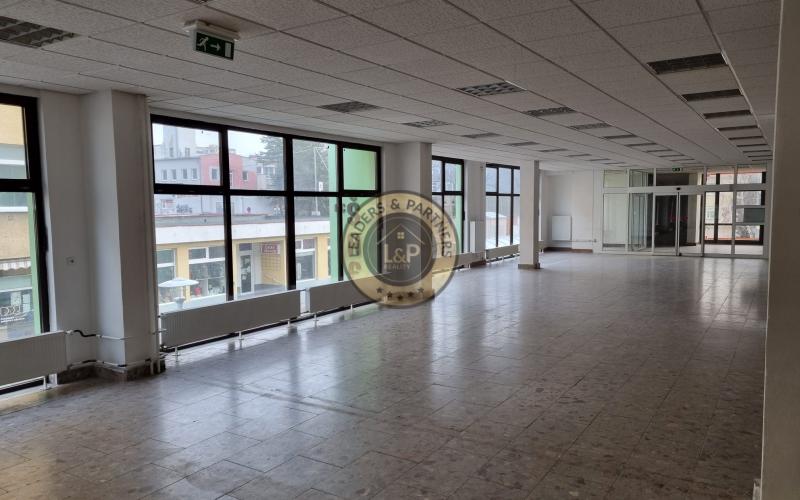 PREDAJ OBCHODNÉ CENTRUM ŠAFRÁN PRIEVIDZA NÁMESTIE SLOBODY 9