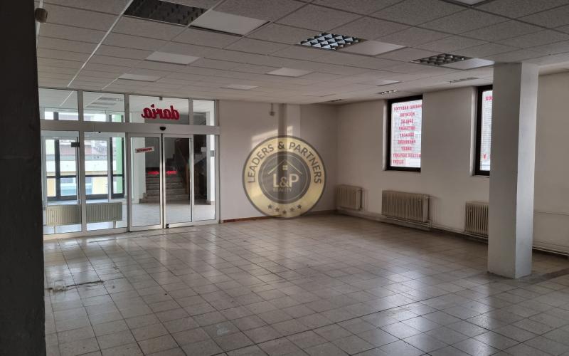 PREDAJ OBCHODNÉ CENTRUM ŠAFRÁN PRIEVIDZA NÁMESTIE SLOBODY 9
