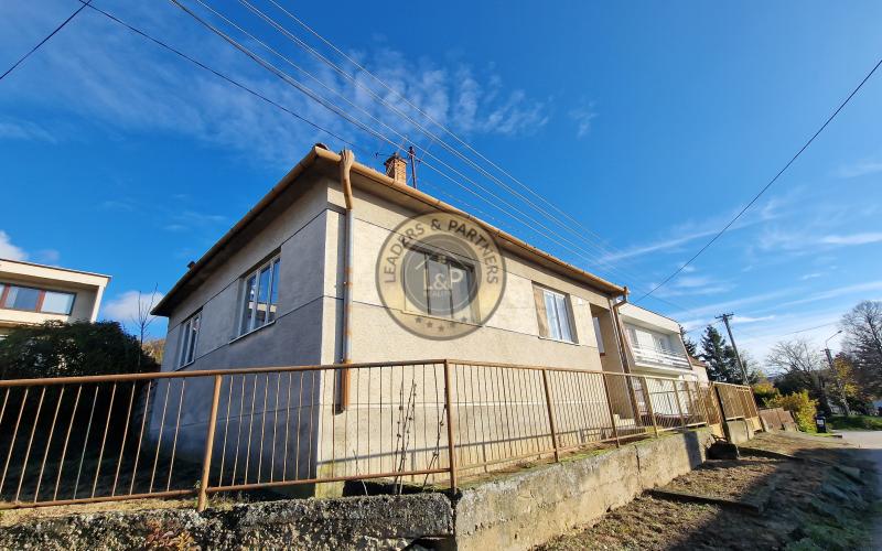 *NA PREDAJ* starší rodinný dom v obci Koplotovce