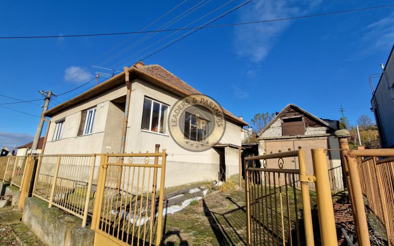 *NA PREDAJ* starší rodinný dom v obci Koplotovce