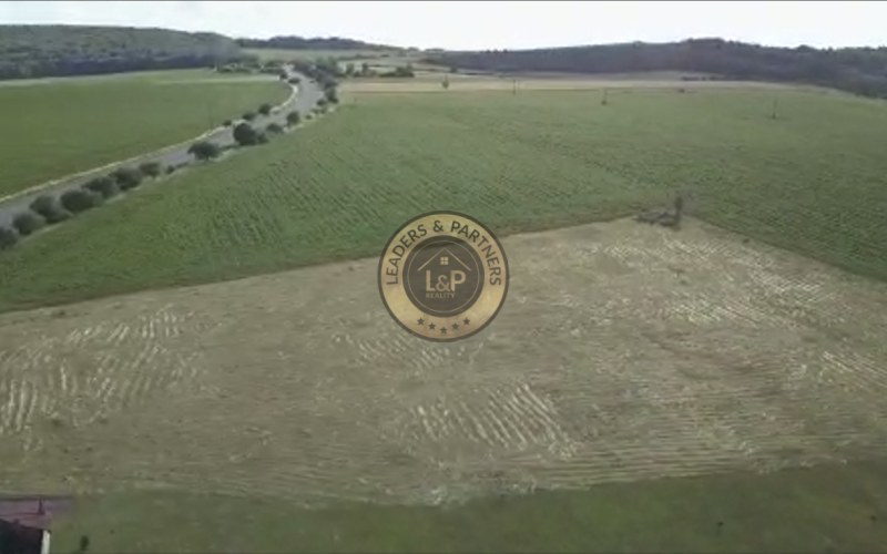 Stavebný pozemok v obci Ďurďošík.