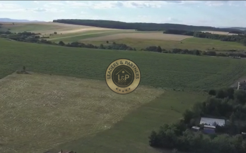 Stavebný pozemok v obci Ďurďošík.