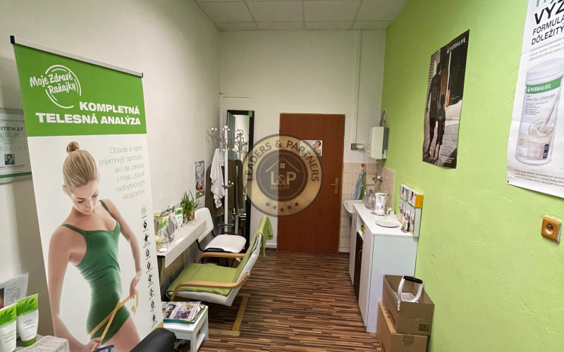 Na prenájom kancelária 11 m2, Moyzesová ul., Košice-Staré Mesto