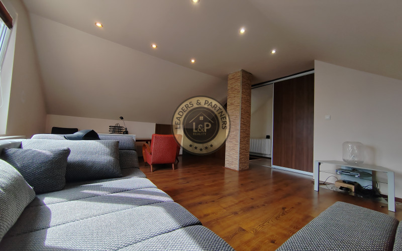 Rodinný dom na predaj-Hrnčiarovce nad Parnou - 4 izby, komplet rekonštrukcia