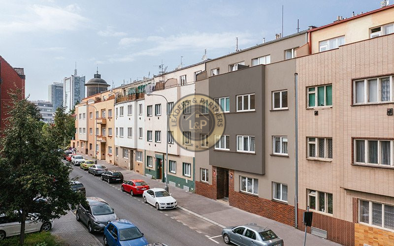 Projekt Bydlení Hanusova - rozostavaná nebytová jednotka s predzáhadkou 1+kk