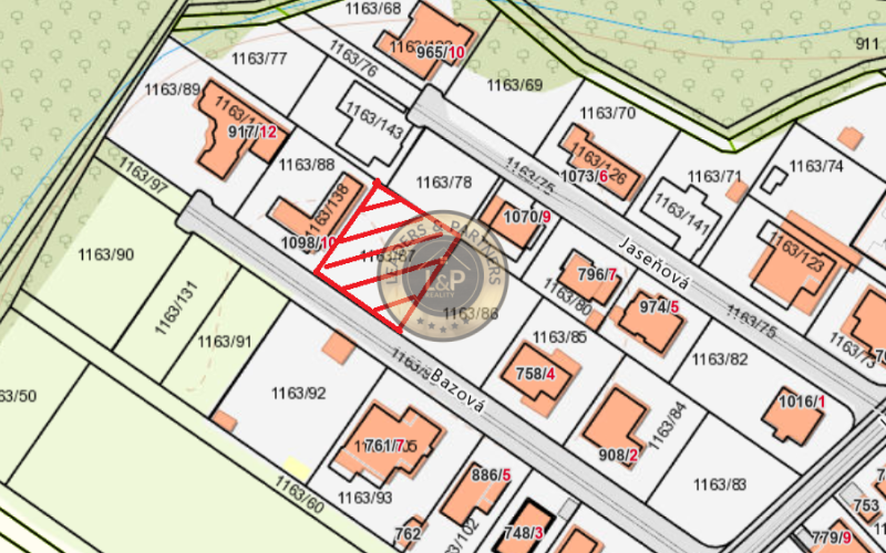 Stavebný pozemok Zálesie, 831m2, IS na pozemku