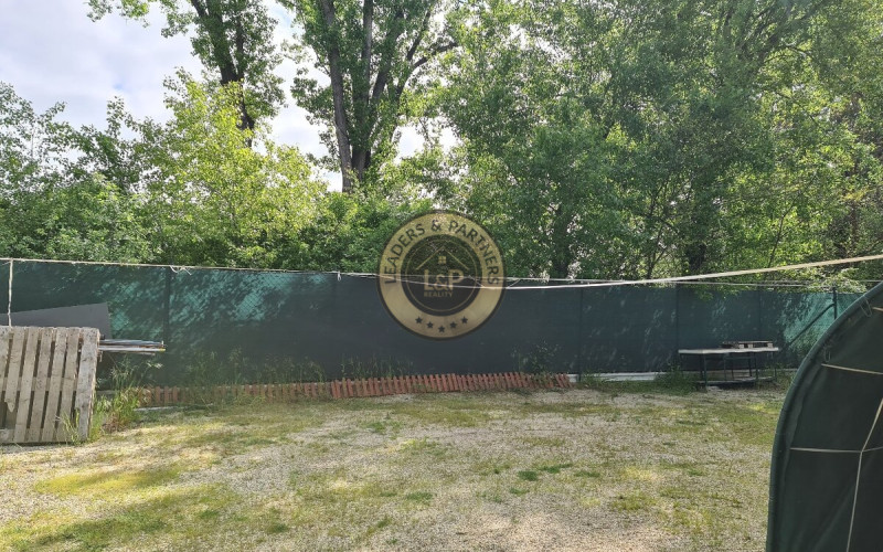 Krásny pozemok pri vode na predaj