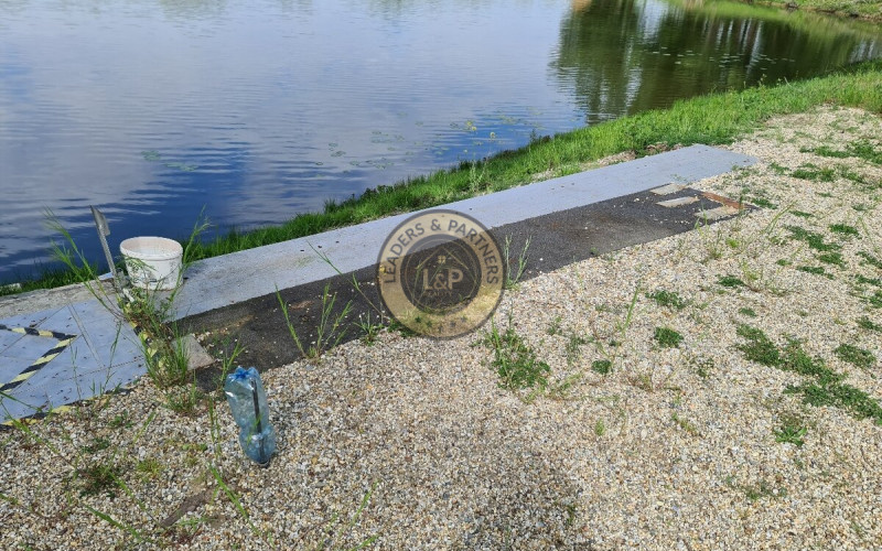 Krásny pozemok pri vode na predaj