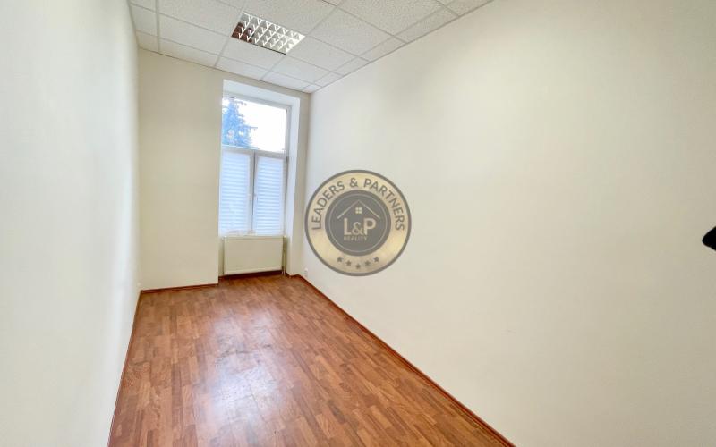 Na prenájom kancelária 10 m2, Moyzesova ul., Košice