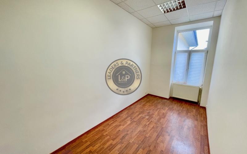 Na prenájom kancelária 10 m2, Moyzesova ul., Košice