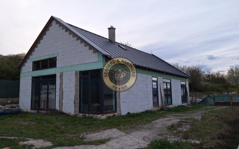 Rodinný dom Beniakovce, novostavba, oplotenie, el., voda,