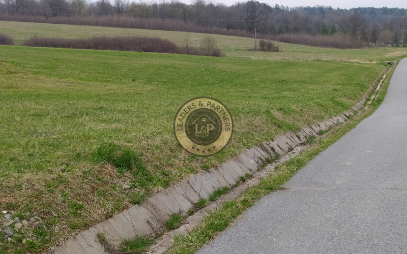 Predám pozemok  - Nižný Orlík