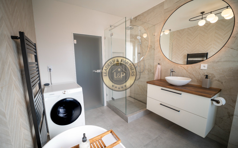 Na predaj veľký 3iz. byt s loggiou v Trnave