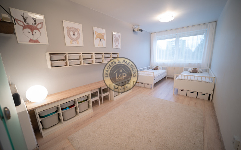 Na predaj veľký 3iz. byt s loggiou v Trnave