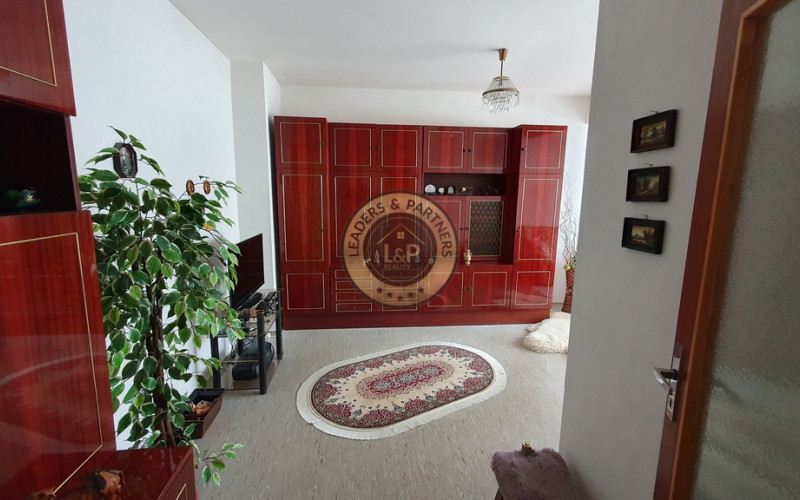 PREDAJ: veľký podkrovný 2 izbový byt 66 m2 ul. L. Svobodu