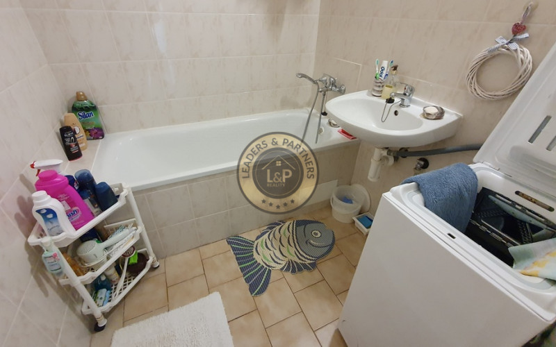 PREDAJ: veľký podkrovný 2 izbový byt 66 m2 ul. L. Svobodu