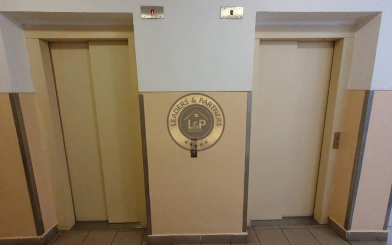 PREDAJ: veľký podkrovný 2 izbový byt 66 m2 ul. L. Svobodu