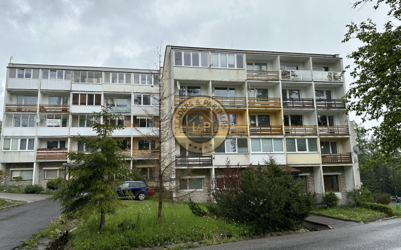 3 izbový byt Vyské Tatry, Nižné Hágy, kompl. rekonštrukcia, 4x loggia, zariadenie