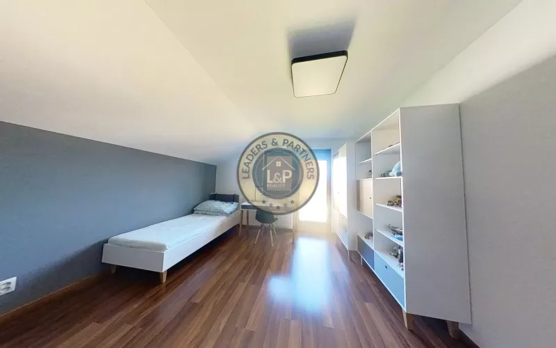 Ponúkame na predaj rodinný dom v Modranke