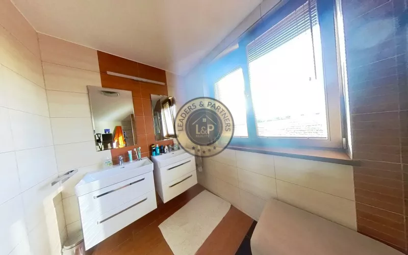 Ponúkame na predaj rodinný dom v Modranke