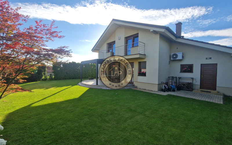 Ponúkame na predaj rodinný dom v Modranke