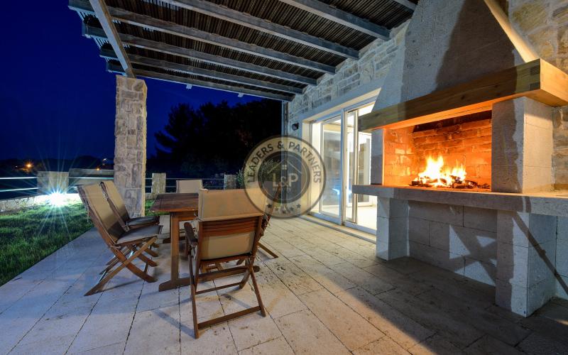 ZADAR - ZATON, predaj nádhernej kamennej vily pri mori. NOVÁ CENA
