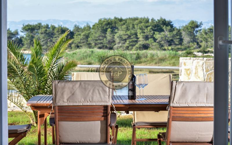 ZADAR - ZATON, predaj nádhernej kamennej vily pri mori. NOVÁ CENA